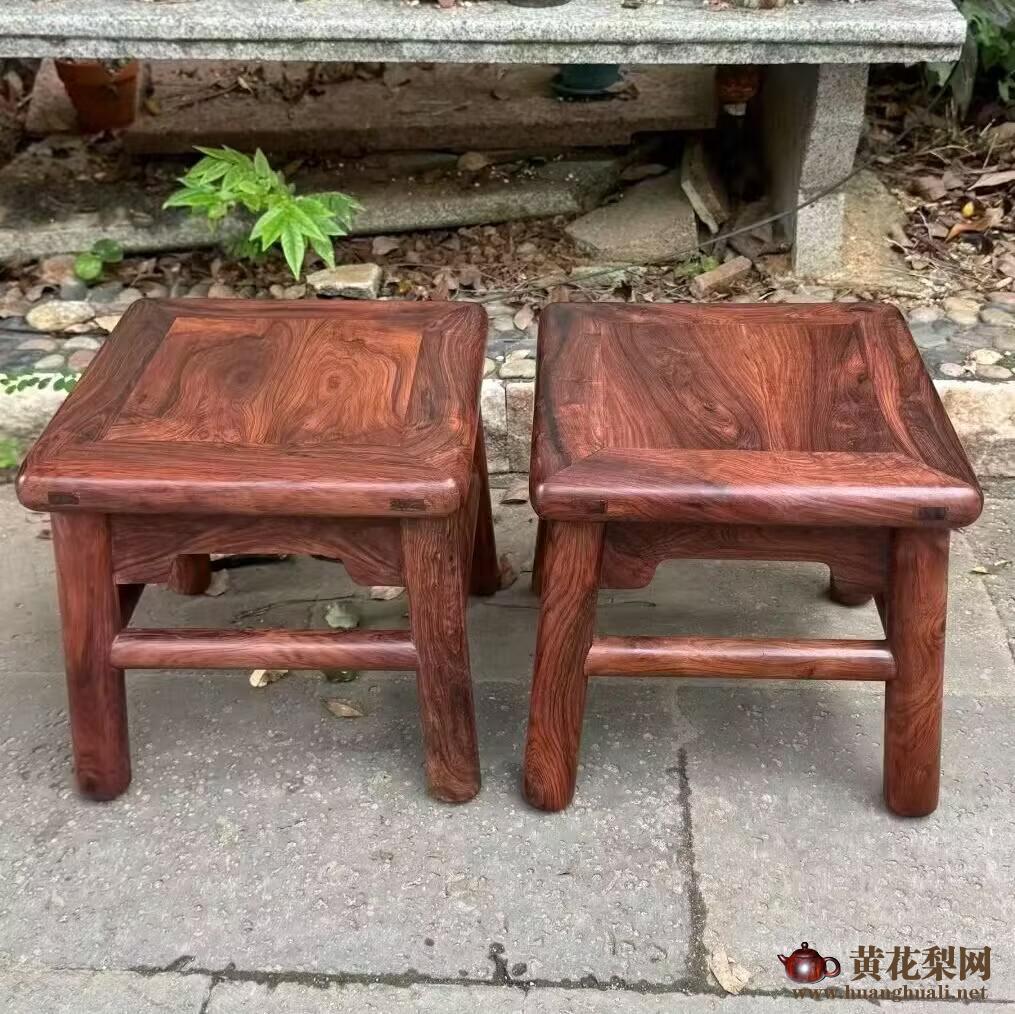 海南黄花梨圆腿方凳